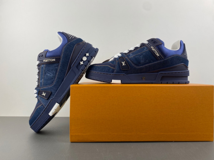 L1VV TRAINER