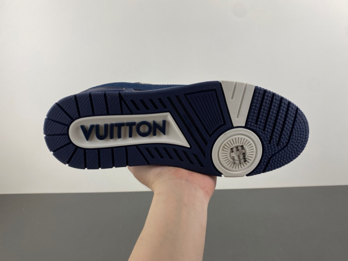 L1VV TRAINER