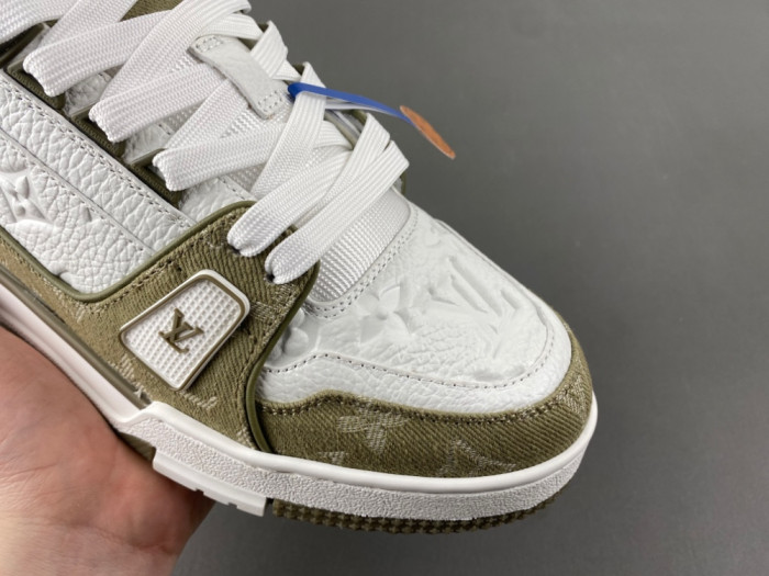 L1VV TRAINER