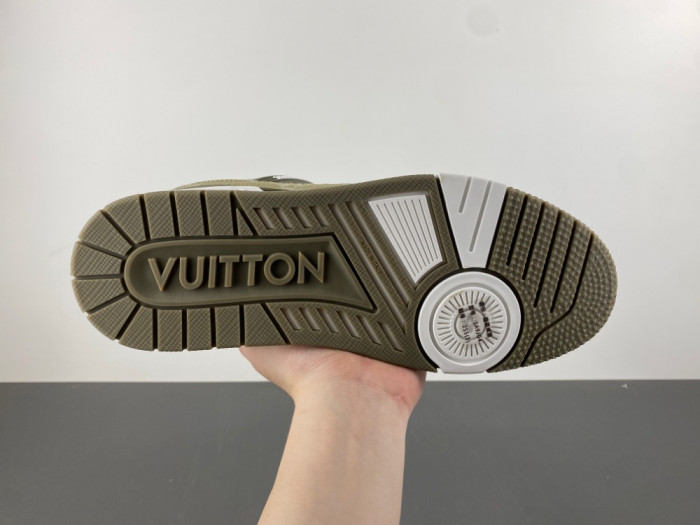 L1VV TRAINER
