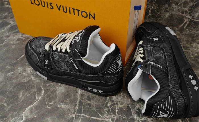 L1VV TRAINER