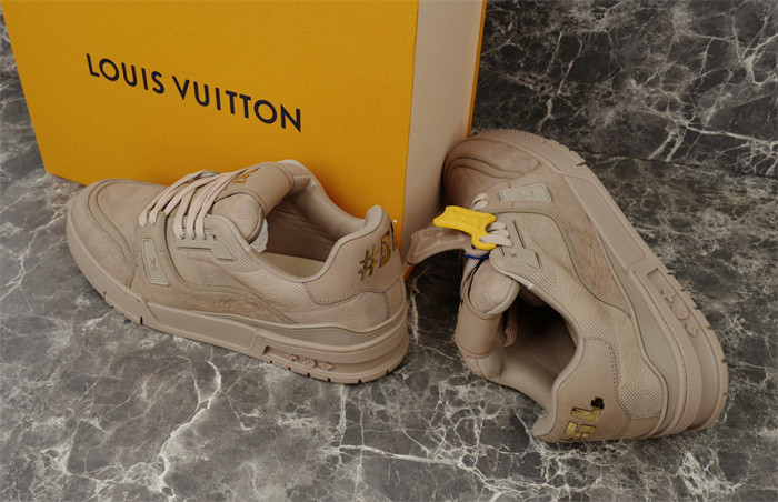 L1VV TRAINER