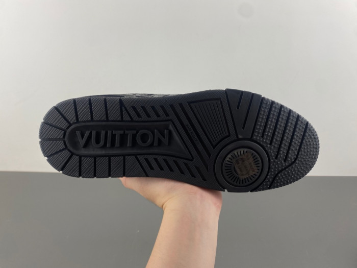 L1VV TRAINER