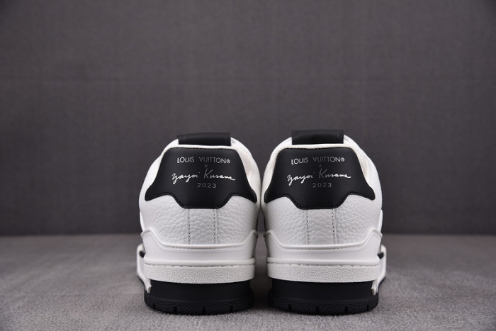 L1VV TRAINER