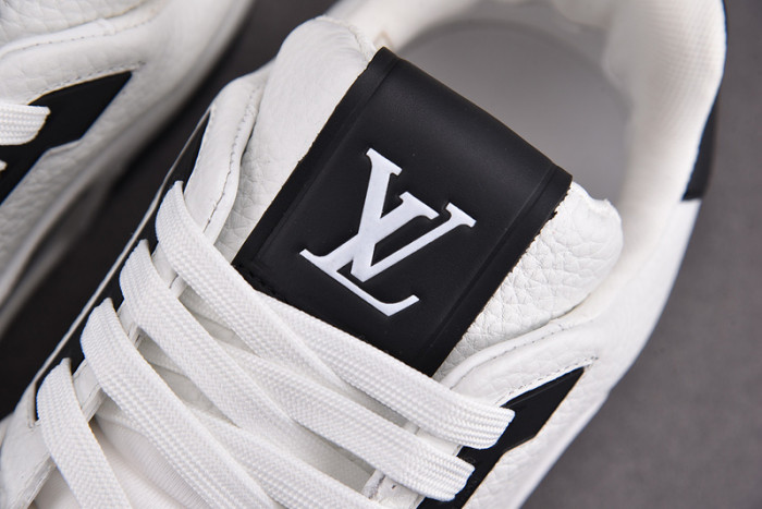 L1VV TRAINER