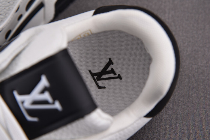 L1VV TRAINER