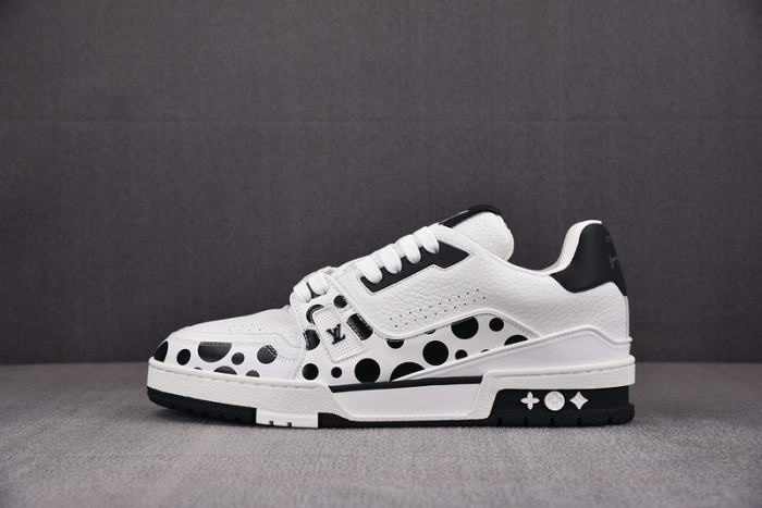 L1VV TRAINER