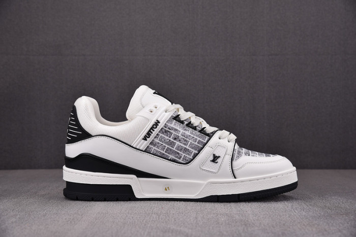 L1VV TRAINER