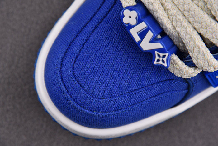 L1VV TRAINER