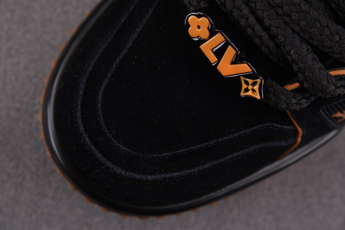 L1VV TRAINER