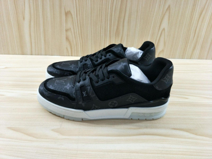 L1VV TRAINER