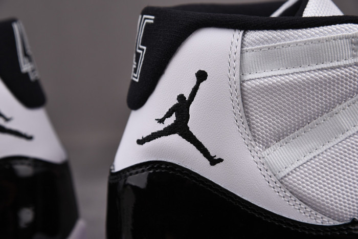 Air Jordan 11 Retro Concord (2018) 378037-100