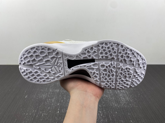 Nike Kobe 6 gold 429659-108