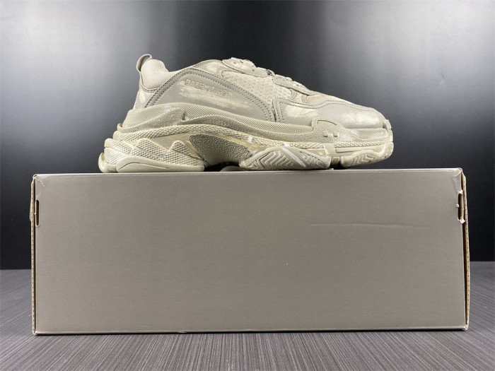 BALEN Triple S Sneaker 524039 W3CN3 9700