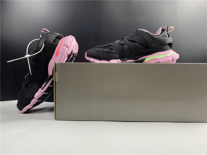 Balen TRIPLE TRAINER LIGHTED BLACK AND PINK 542436 W3AC1 1051
