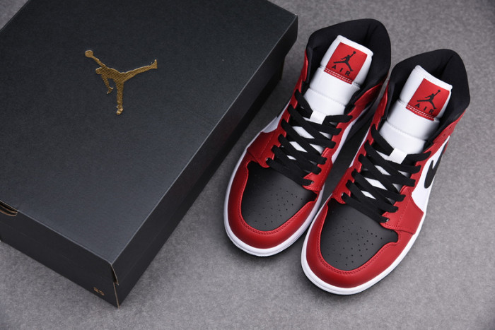 Air Jordan 1 Mid Chicago Toe 554724-069
