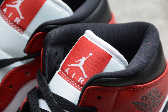 Air Jordan 1 Mid Chicago (2020) 554724-173