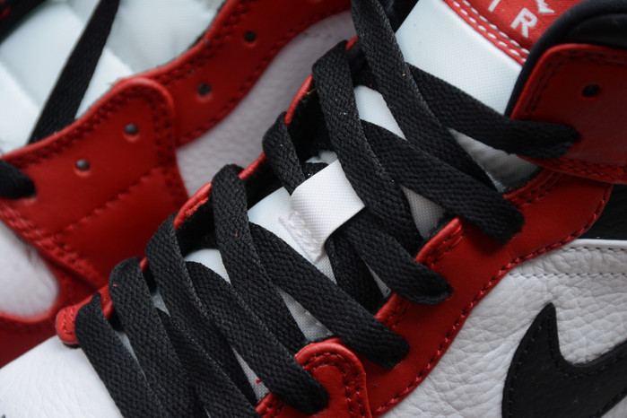 Air Jordan 1 Mid Chicago (2020) 554724-173