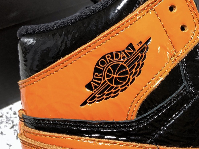 Air Jordan 1 Retro High Shattered Backboard 3.0 555088-028