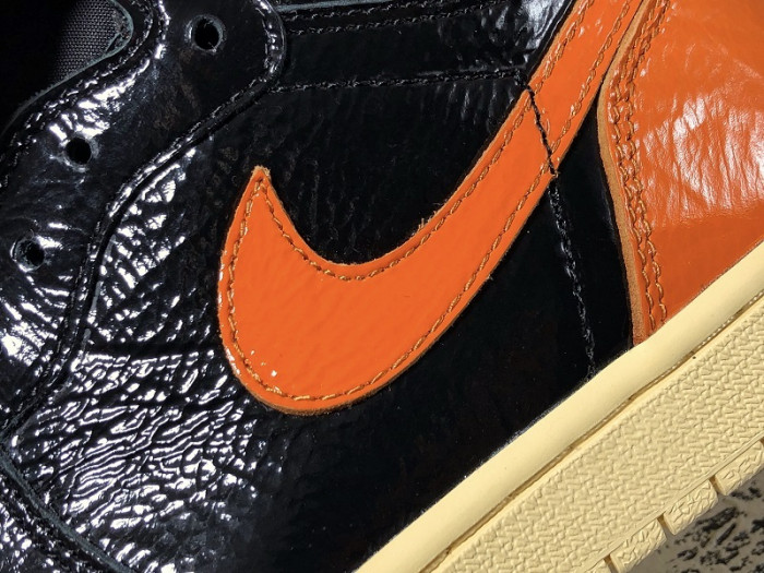 Air Jordan 1 Retro High Shattered Backboard 3.0 555088-028