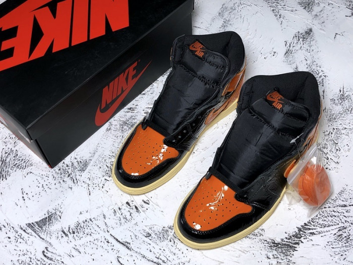 Air Jordan 1 Retro High Shattered Backboard 3.0 555088-028