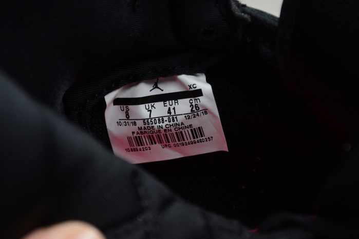 Air Jordan 1 Retro High Black Crimson Tint 555088-081