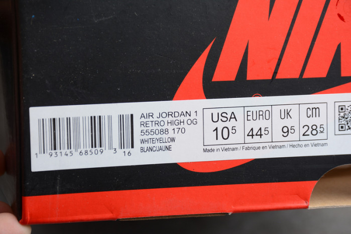 Air Jordan 1 Retro High First Class Flight 555088-170