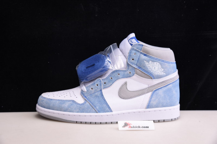 Air Jordan 1 High OG “Hyper Royal” 555088-402