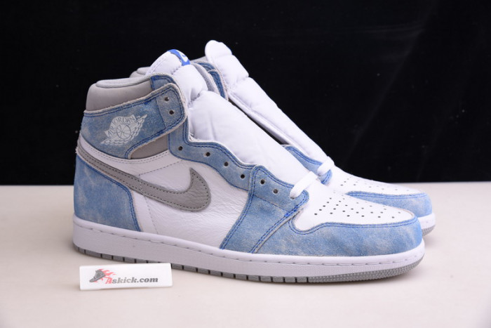 Air Jordan 1 High OG “Hyper Royal” 555088-402