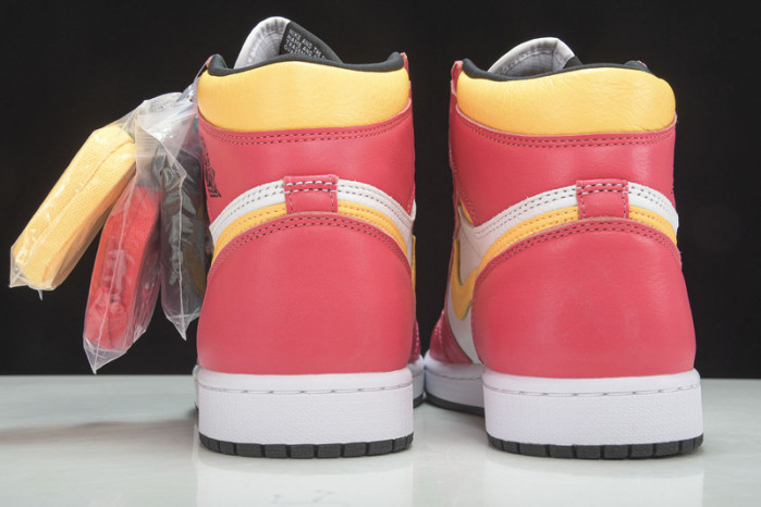Air Jordan 1 Retro High OG Light Fusion Red 555088-603