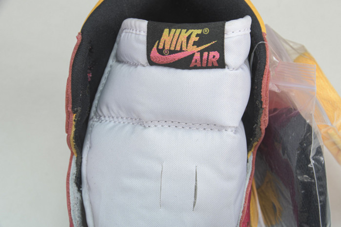 Air Jordan 1 Retro High OG Light Fusion Red 555088-603