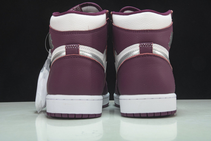 Air Jordan 1 High OG “Bordeaux” 555088-611