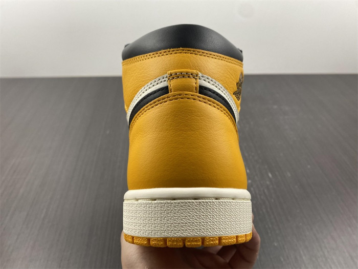 Air Jordan 1 High OG “Yellow Toe”  555088-711