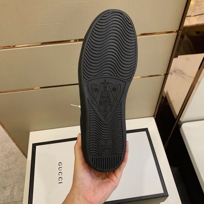 GU HIGH TOP SNEAKER