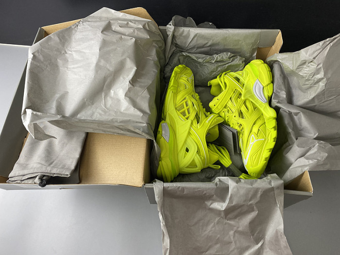 Balen Track 2 Sneakers"Tennis Green/White/Grey" 568615 W2GN5 5818