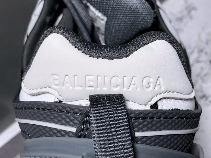 Balen Runner Sneakers GREY 570391 W2GN5 1005