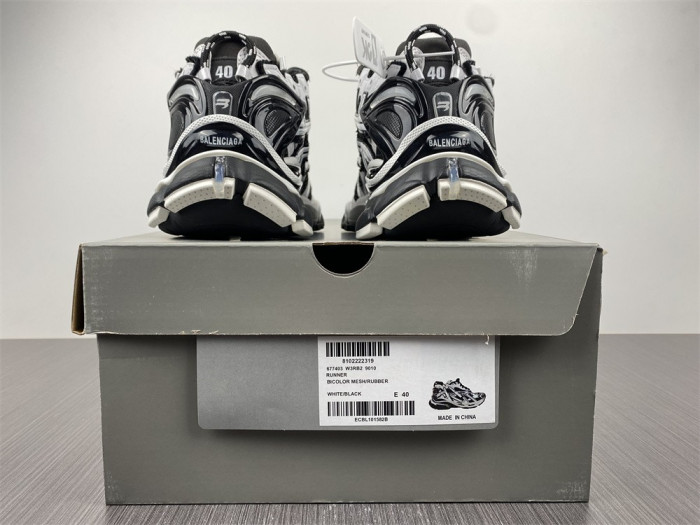 BALEN Black & White Runner Sneakers 677402 W3RB2 9010