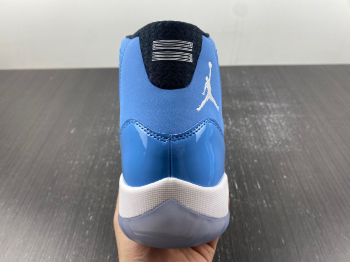 Air Jordan Ultimate Gift of Flight 717602-900