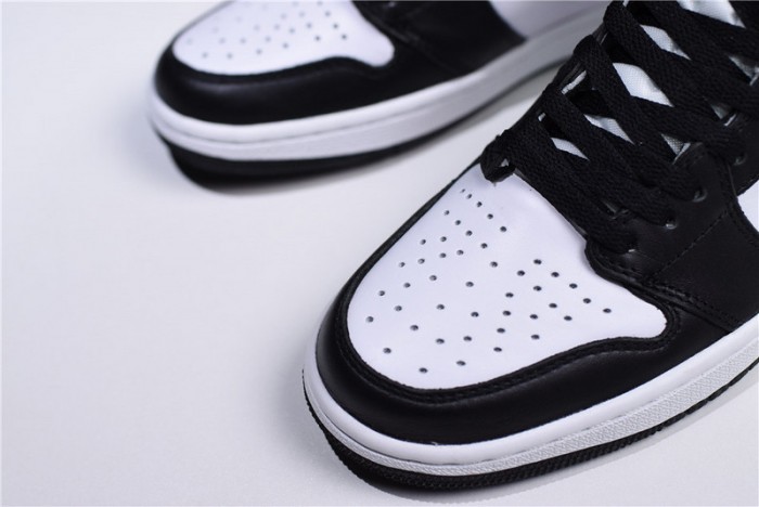 Air Jordan 1 Retro Black White 555088-010