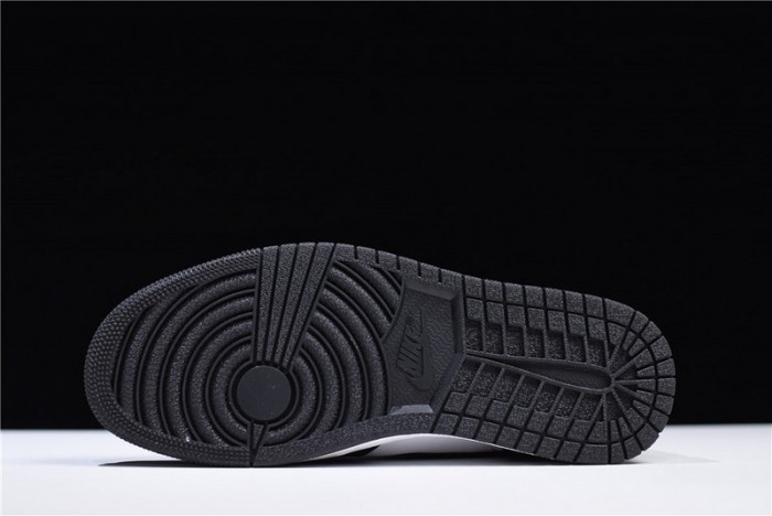 Air Jordan 1 Retro Black White 555088-010