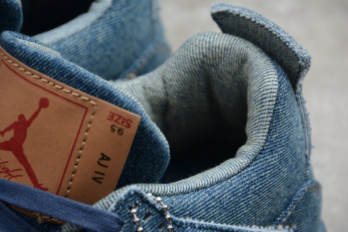 Air Jordan 4 Retro Levi