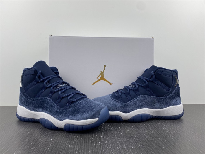 Air Jordan 11 Retro Midnight Navy AR0715-441