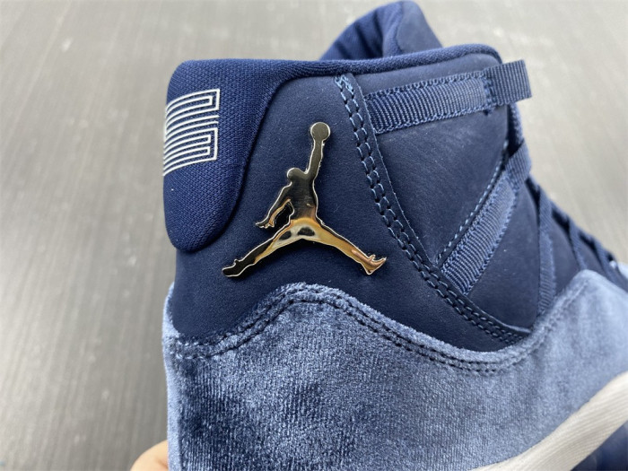 Air Jordan 11 Retro Midnight Navy AR0715-441