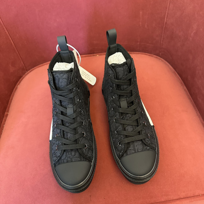 B23 Oblique Sneaker