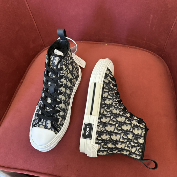 B23 Oblique Sneaker