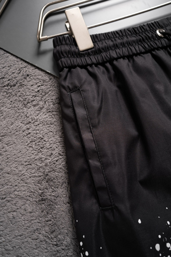 L1vv Short