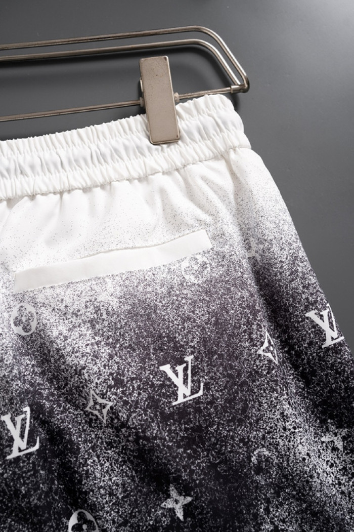 L1vv Short