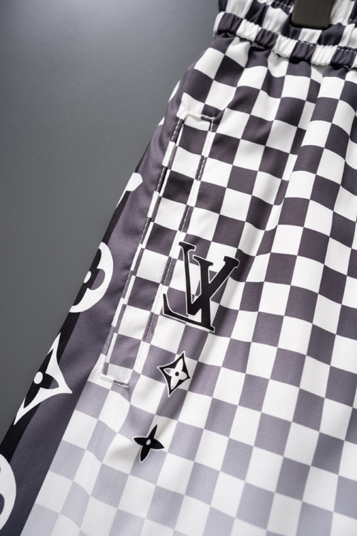 L1vv Short