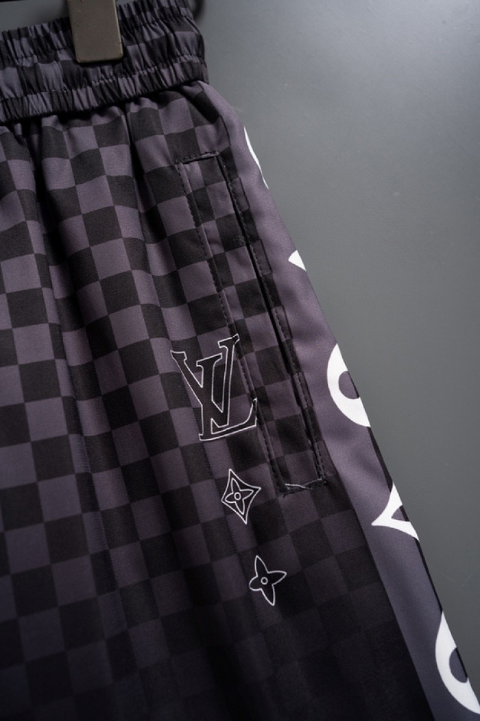 L1vv Short