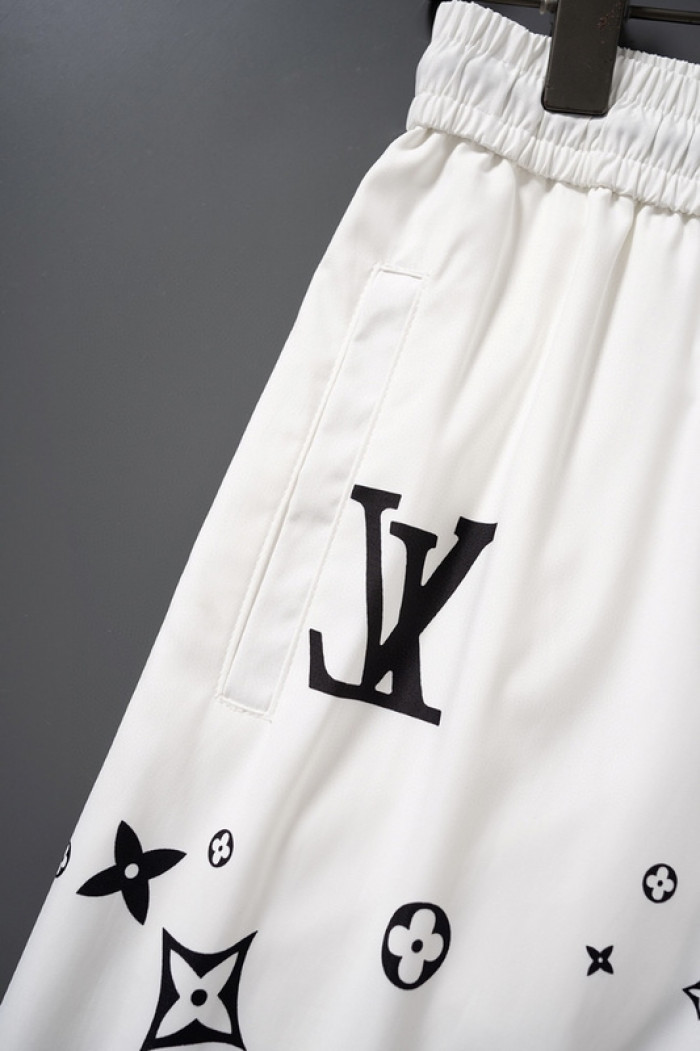 L1vv Short